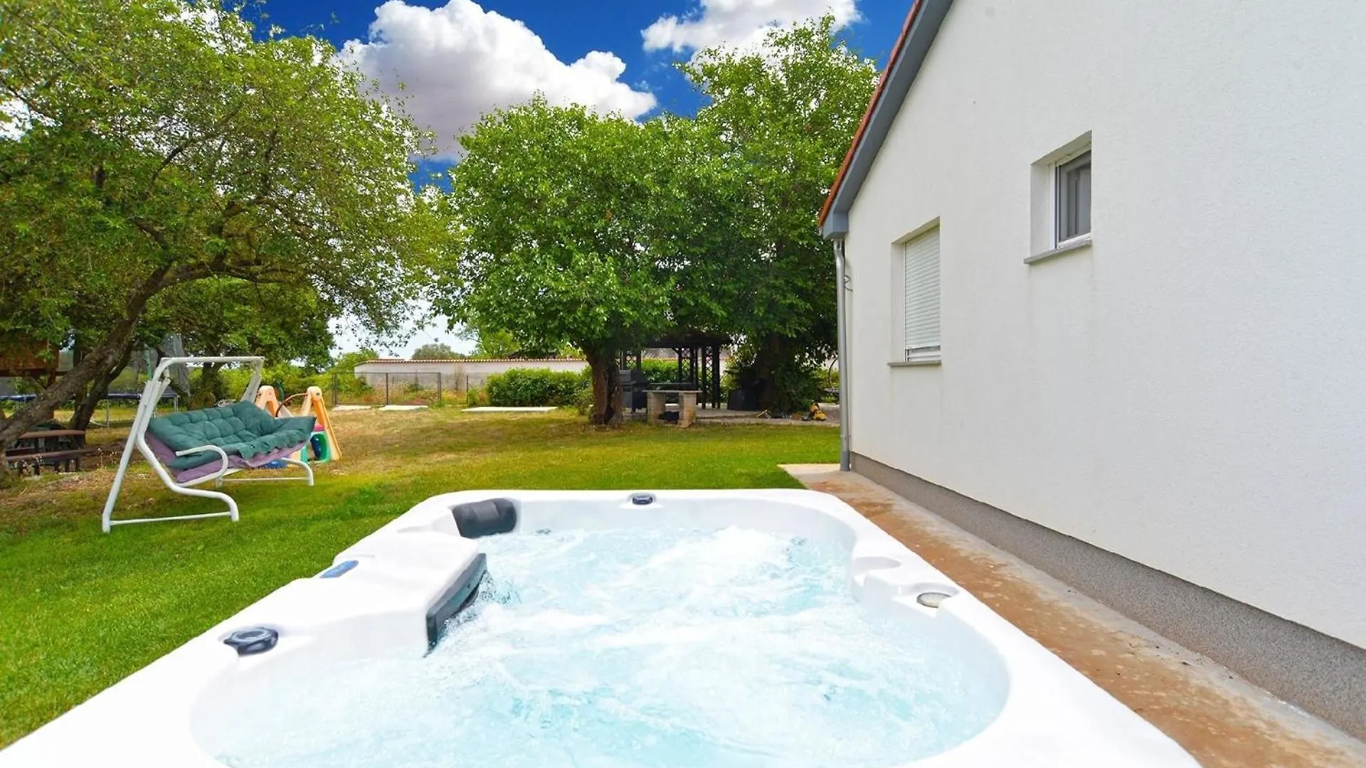 Hébergement de vacances Ferienhaus Mit Privatpool Fuer 6 Personen Ca 85 Qm In Pula, Istrien Istrische Riviera